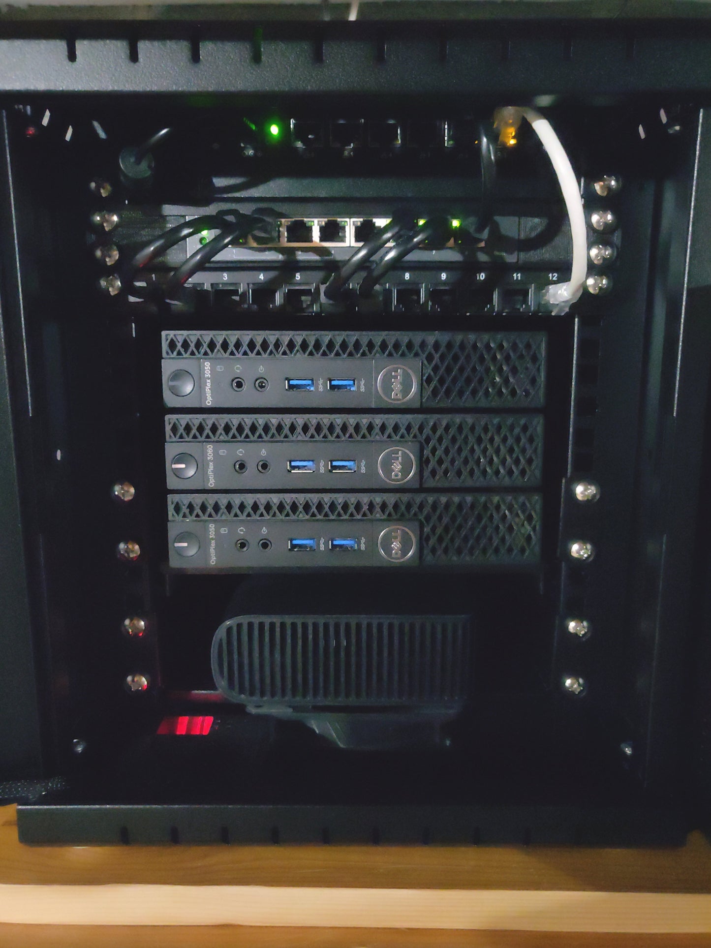TL-SG108PE 10 Inch Slim Rack Mount