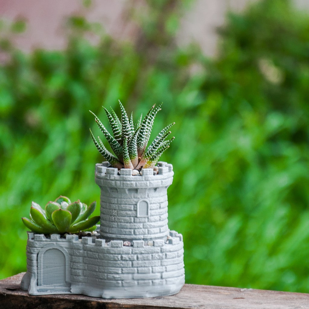 MULTIPURPOSE CASTLE PLANTER