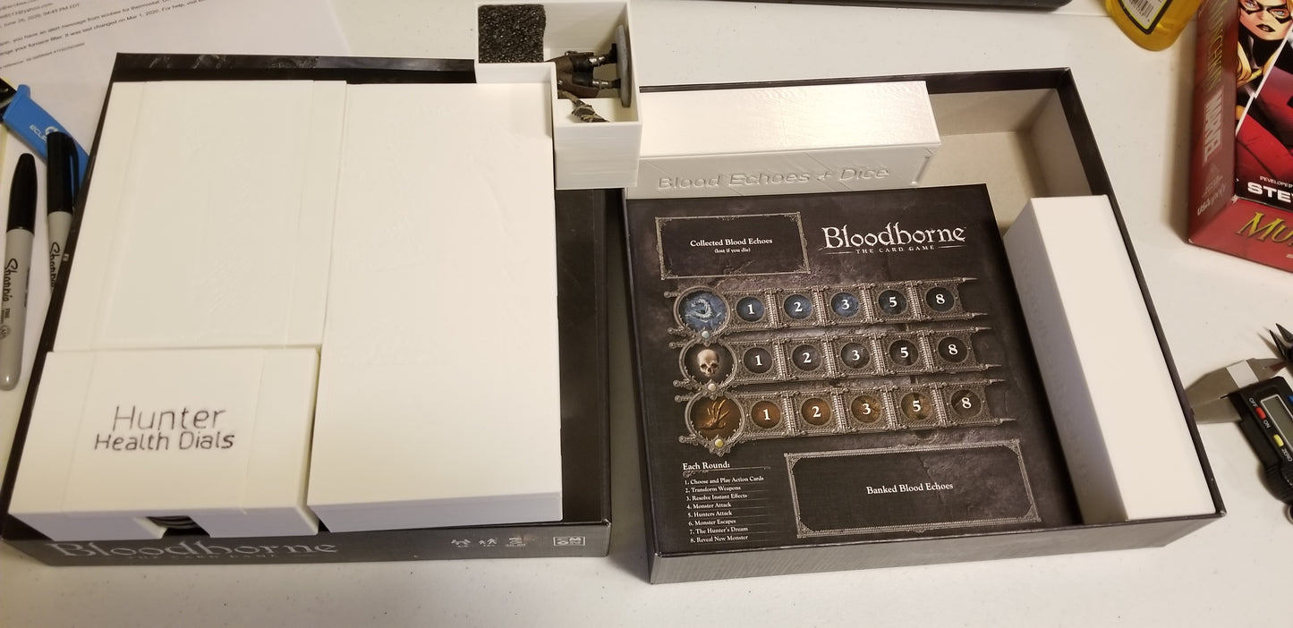 Bloodborne Kartenspiel-Organizer/Box-Einsatz