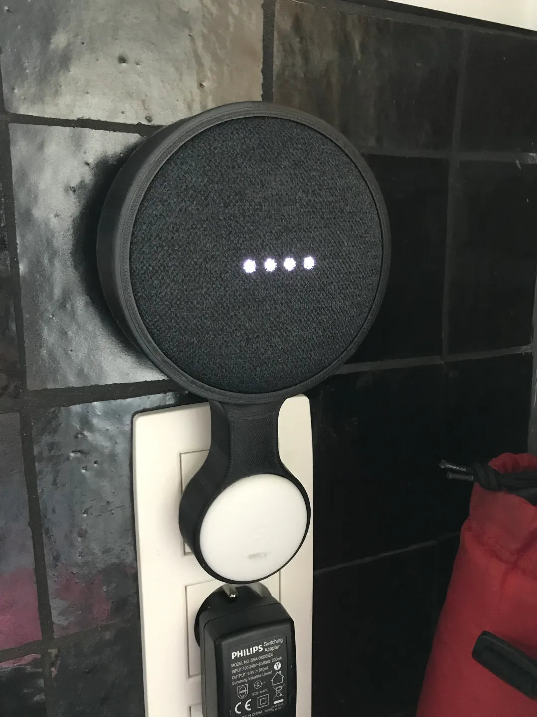 Wandsteckdose für Google Nest Mini der 2. Generation