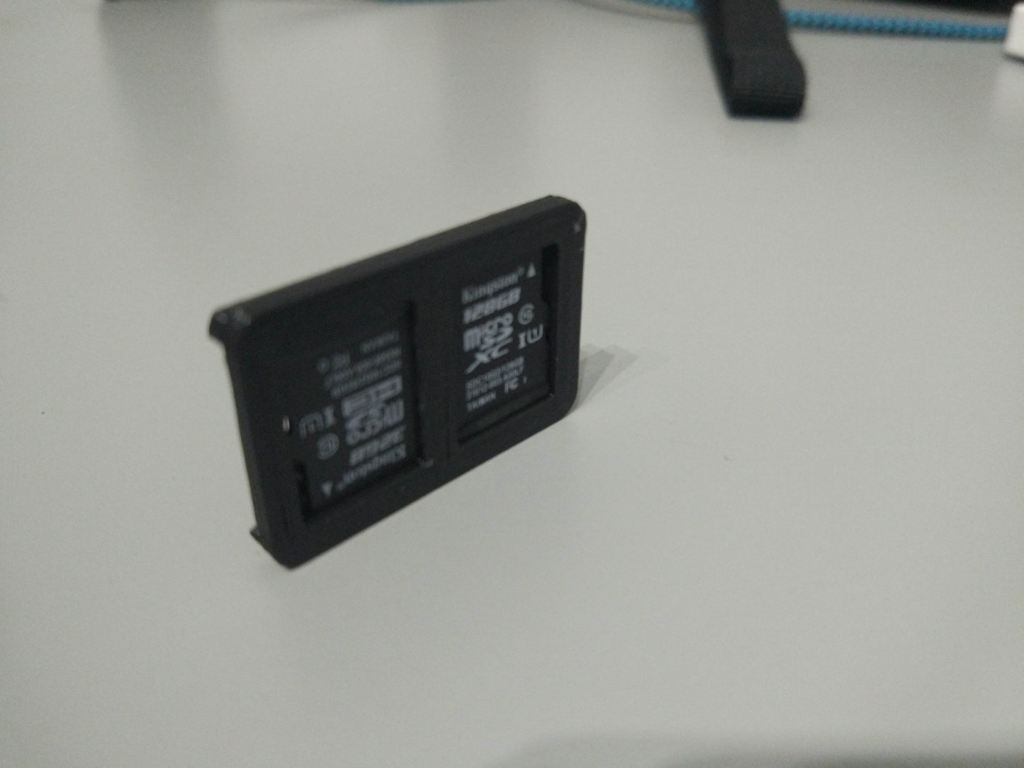 Micro SD card holder for nintendo switch